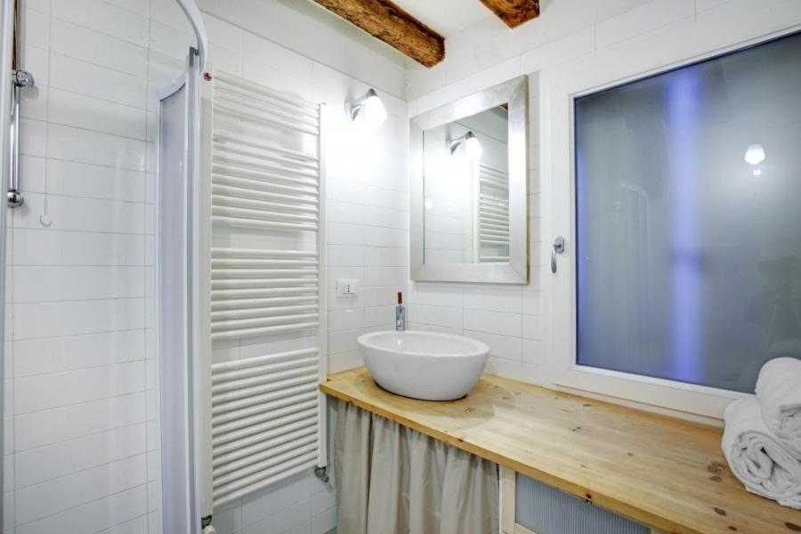 Cozy Apartment Up To 4 In Biennale Giardini By Bricola Apartments Venice Ngoại thất bức ảnh